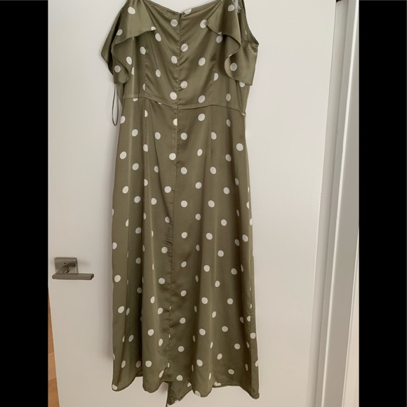 COPY - Zara flirty olive dress with ruching - Picture 2 of 6